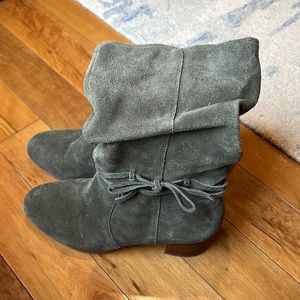Like new olive suede boots